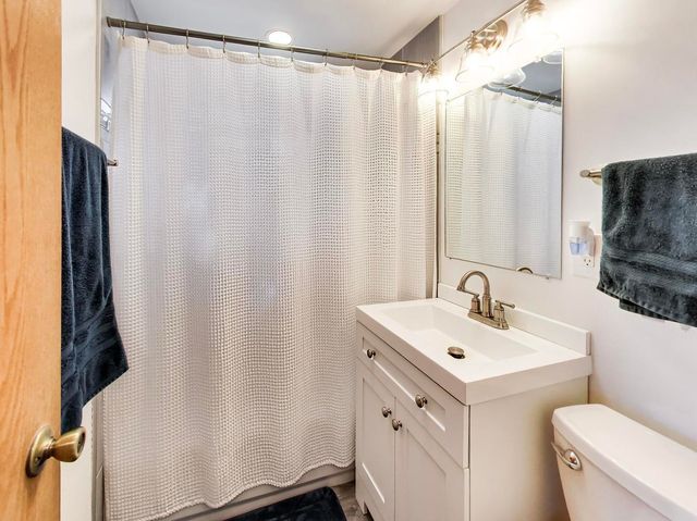 5110 S Nagle Avenue, Chicago, IL 60638