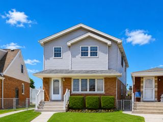 5110 S Nagle Avenue, Chicago, IL 60638