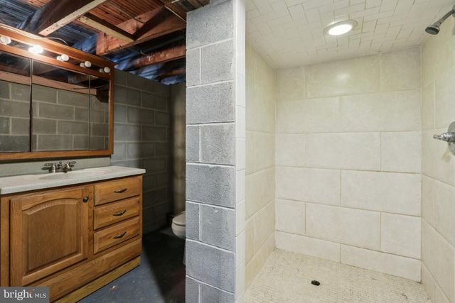 5 ADELPHIA AVE, Wilmington, DE 19804