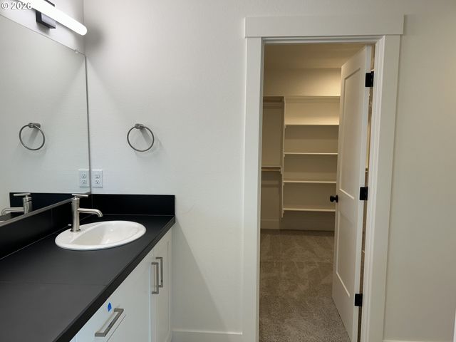 1141 Rachel Ln, Molalla, OR 97038