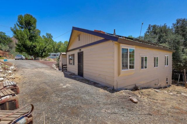 126 Almyra Rd., El Cajon, CA 92019