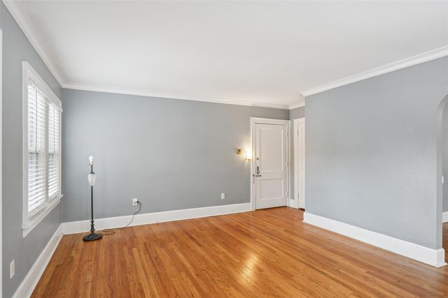 3932 University Avenue 2, Des Moines, IA 50311