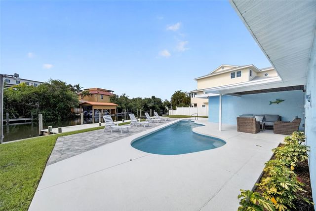 507 59TH STREET, Bradenton Beach, FL 34217