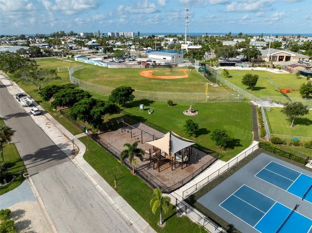 507 59TH STREET, Bradenton Beach, FL 34217