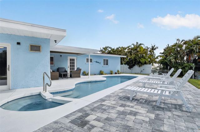 507 59TH STREET, Bradenton Beach, FL 34217