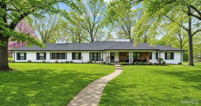 18 Country Aire Drive, St Louis, MO 63131