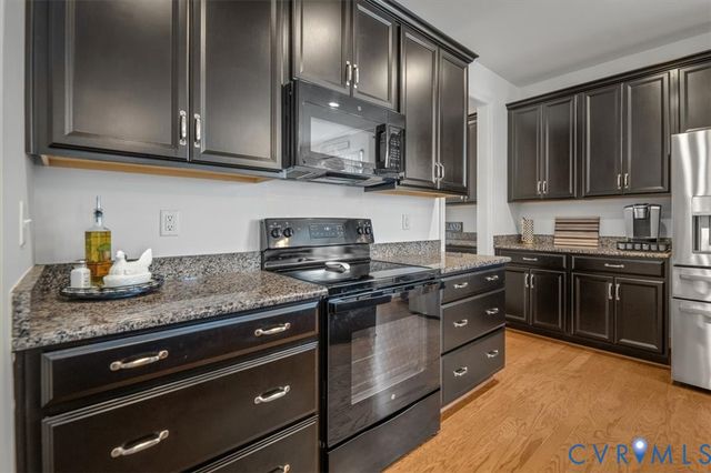 215 Lauradell Rd, Ashland, VA 23005