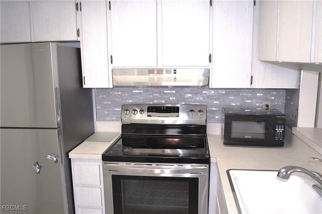 5839 Vancouver CIR 2, Fort Myers, FL 33907