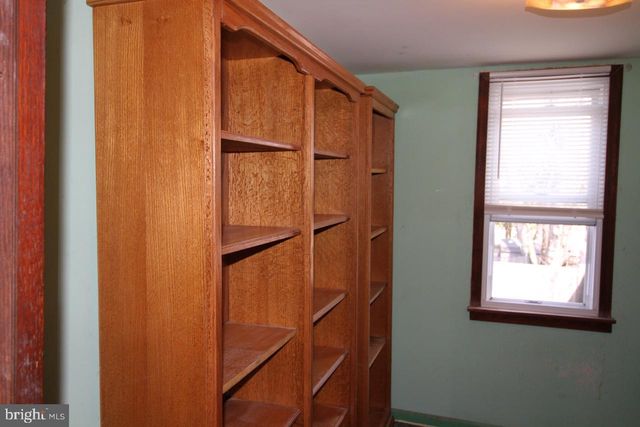 189 CENTRE ST, Morrisville, PA 19067