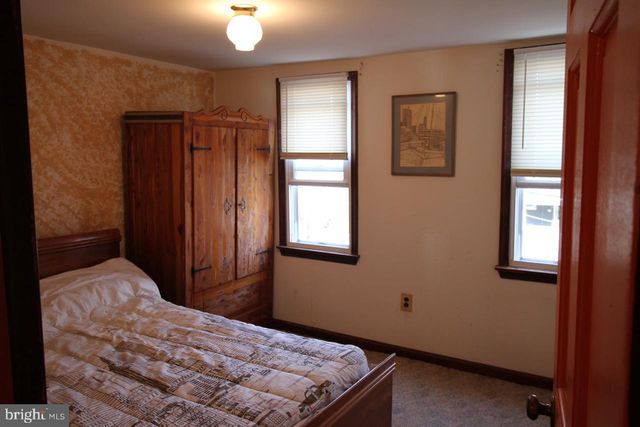 189 CENTRE ST, Morrisville, PA 19067