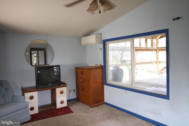 189 CENTRE ST, Morrisville, PA 19067