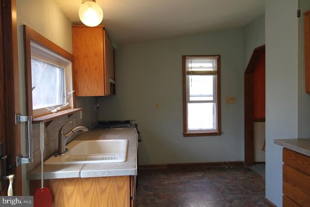 189 CENTRE ST, Morrisville, PA 19067