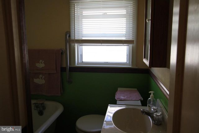 189 CENTRE ST, Morrisville, PA 19067