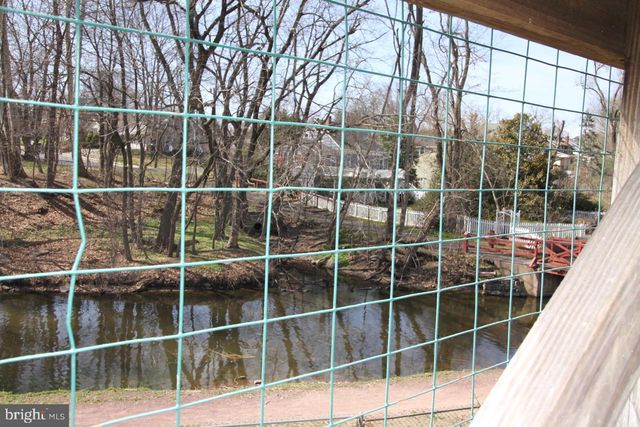 189 CENTRE ST, Morrisville, PA 19067