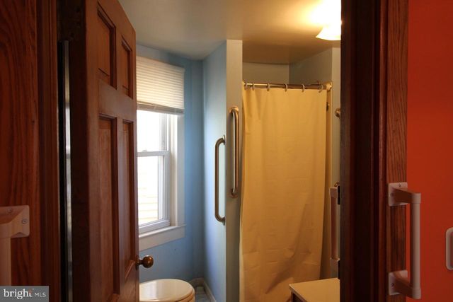 189 CENTRE ST, Morrisville, PA 19067