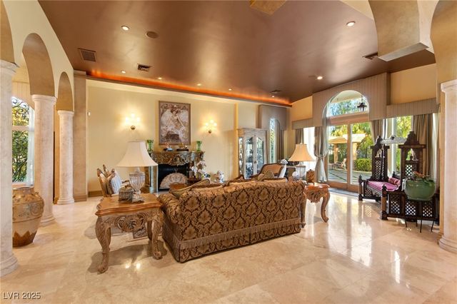 2200 Glenbrook Way, Las Vegas, NV 89117