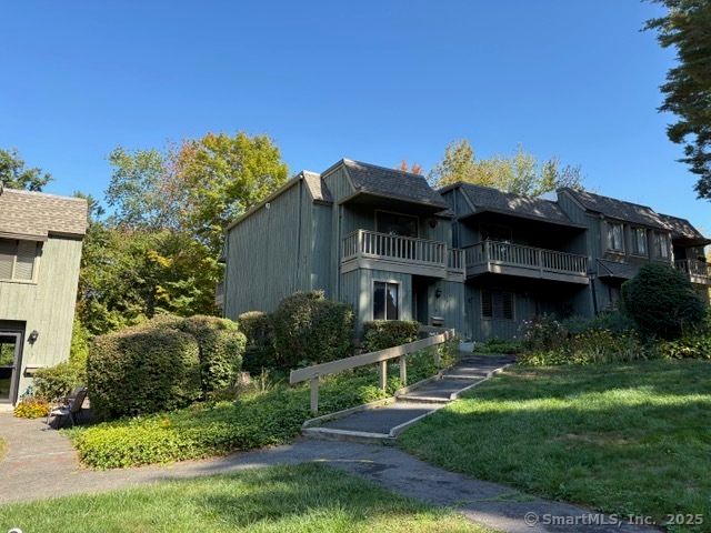 8 Village Road 8, Southington, CT 06489