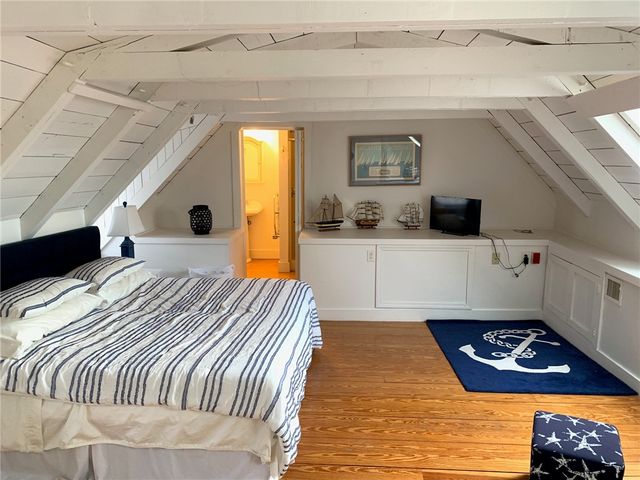 28 Broadway A, Newport, RI 02840