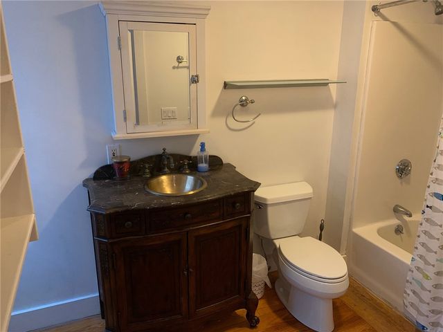 28 Broadway A, Newport, RI 02840