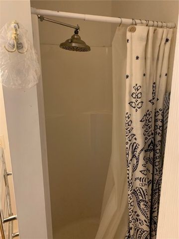 28 Broadway A, Newport, RI 02840