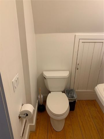 28 Broadway A, Newport, RI 02840