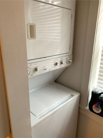 28 Broadway A, Newport, RI 02840