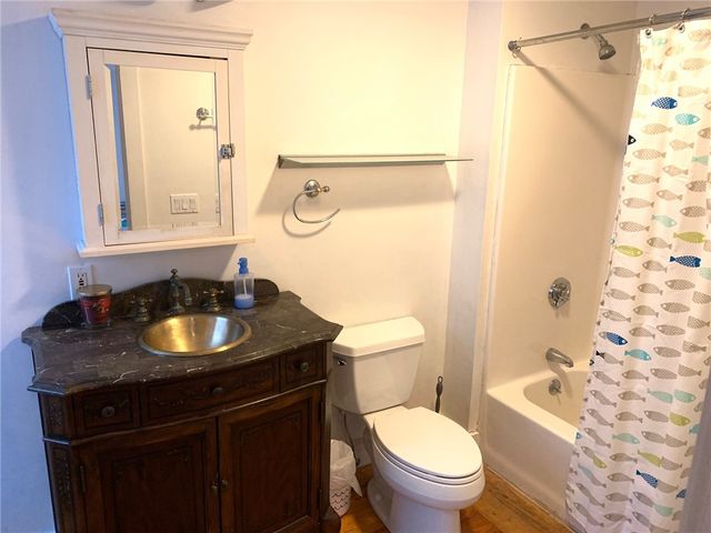 28 Broadway A, Newport, RI 02840