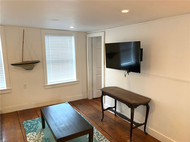 28 Broadway A, Newport, RI 02840