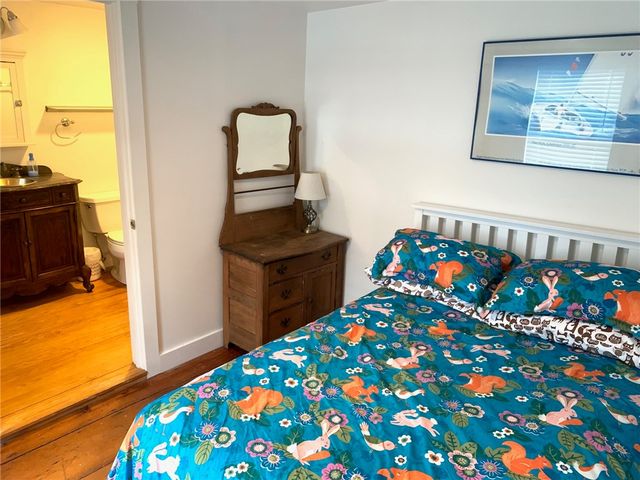 28 Broadway A, Newport, RI 02840