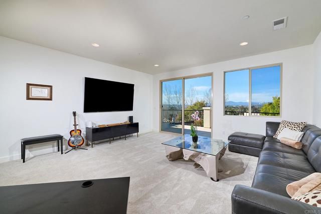 224 Flores Lane, Vista, CA 92083