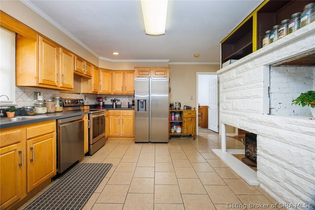305 Keswick Drive, Clarksville, IN 47129