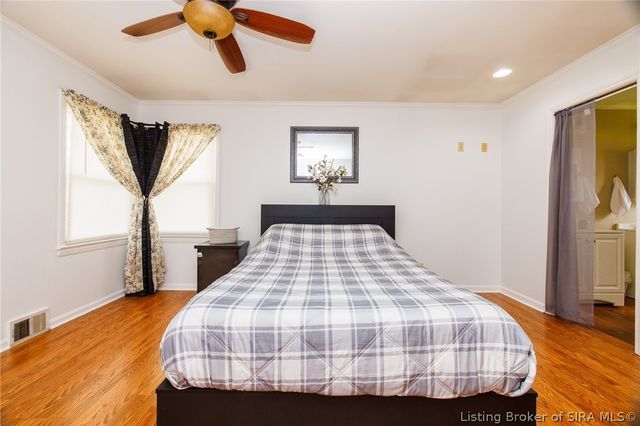 305 Keswick Drive, Clarksville, IN 47129