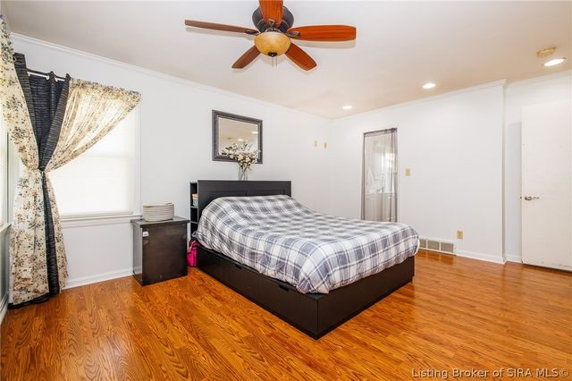 305 Keswick Drive, Clarksville, IN 47129