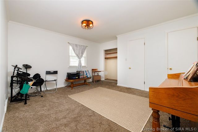 305 Keswick Drive, Clarksville, IN 47129