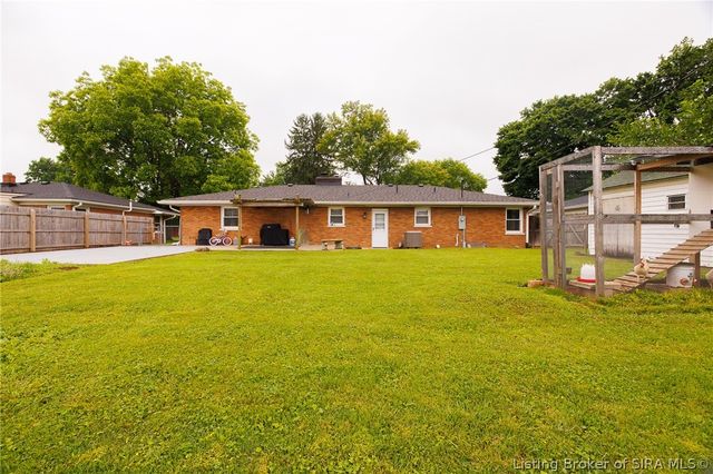 305 Keswick Drive, Clarksville, IN 47129