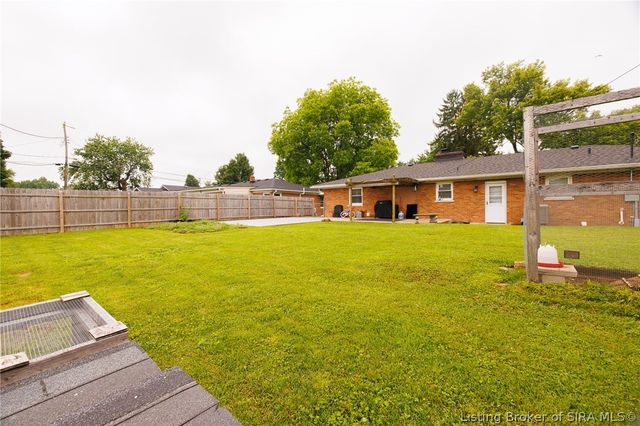 305 Keswick Drive, Clarksville, IN 47129