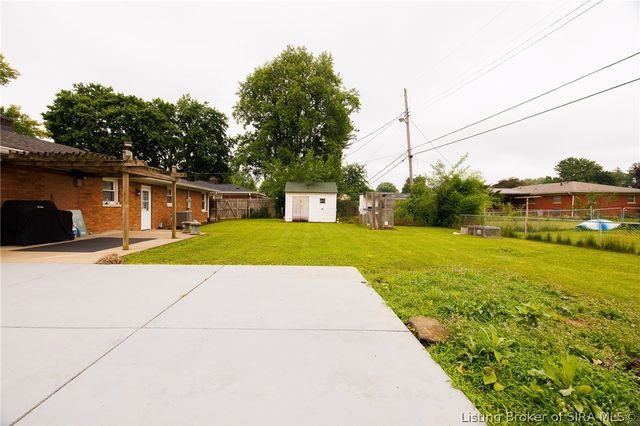 305 Keswick Drive, Clarksville, IN 47129