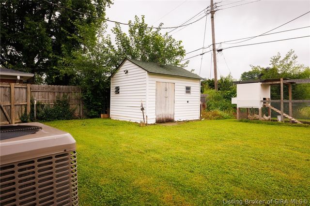 305 Keswick Drive, Clarksville, IN 47129