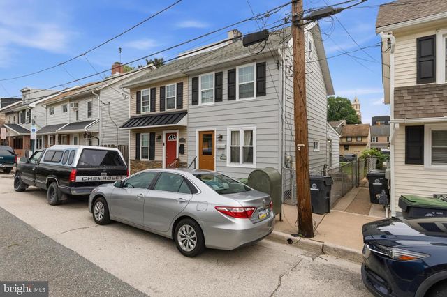 16 MORGAN ST, Phoenixville, PA 19460