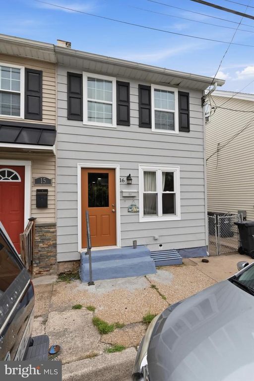 16 MORGAN ST, Phoenixville, PA 19460