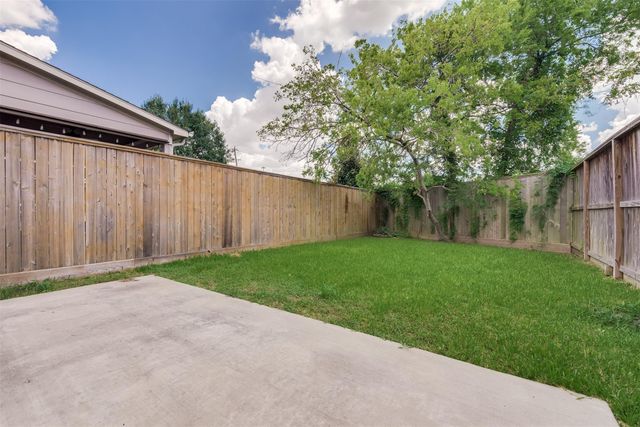 5807 Larkin Street, Houston, TX 77007
