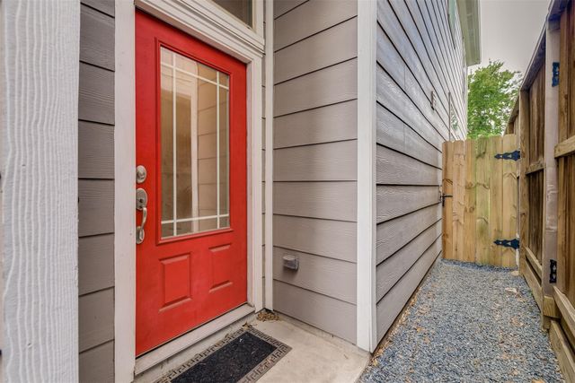 5807 Larkin Street, Houston, TX 77007