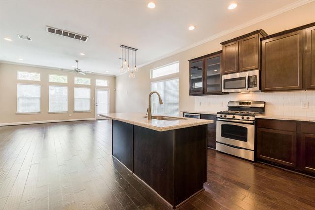 5807 Larkin Street, Houston, TX 77007