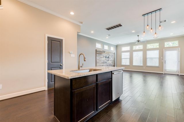 5807 Larkin Street, Houston, TX 77007