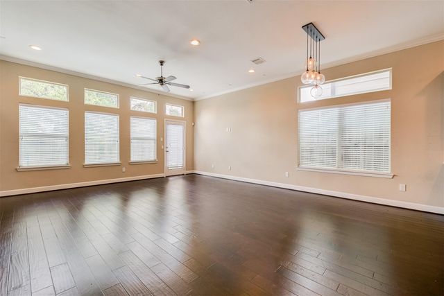 5807 Larkin Street, Houston, TX 77007