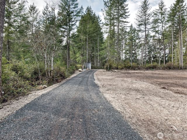 621 E Strong Road, Shelton, WA 98584