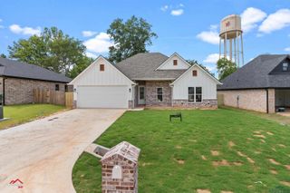 135 Hillcrest Drive, Gladewater, TX 75647