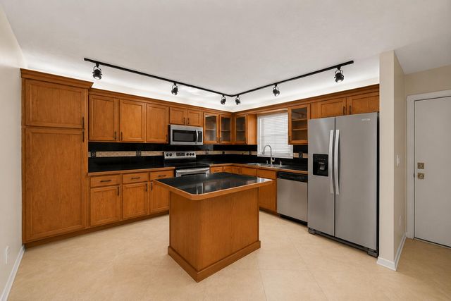 4528 SW 54th Street 302-b, Fort Lauderdale, FL 33314