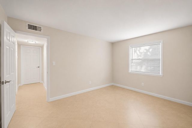 4528 SW 54th Street 302-b, Fort Lauderdale, FL 33314