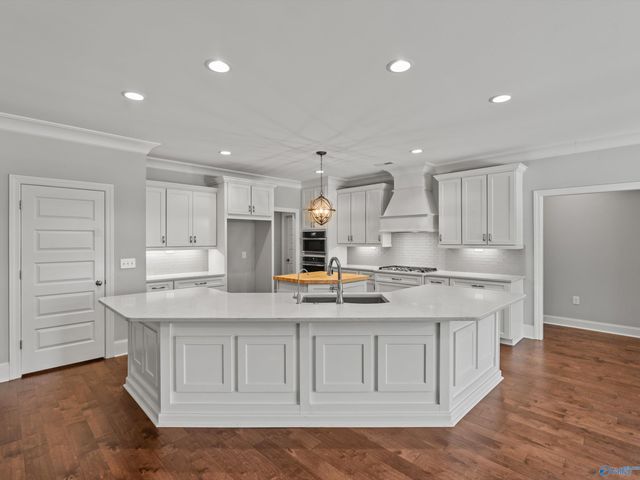 7552 Parktrace Lane SE, Owens Cross Roads, AL 35763